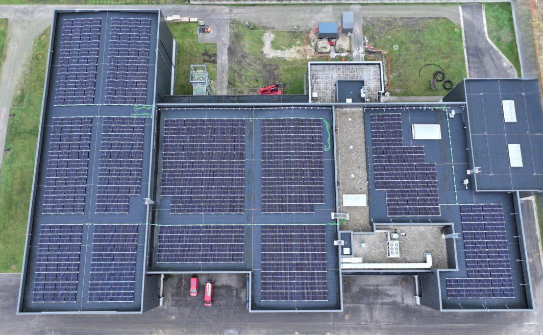 Zonnepanelen met micro-omvormers bij Belgoprocess Dessel